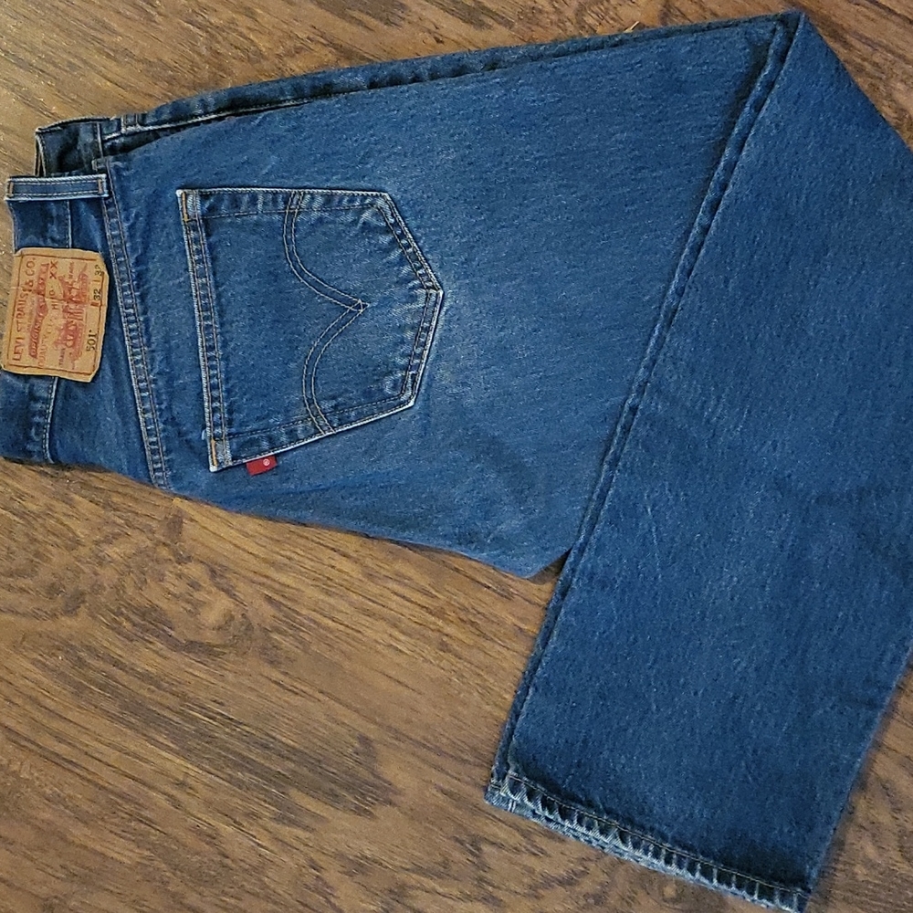 501 Levi Straight Leg Button Fly Jeans